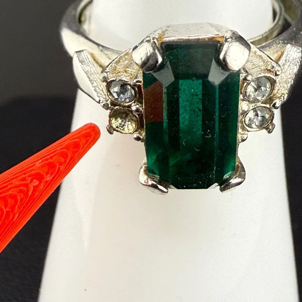 Vintage Avon Cocktail Ring Silver Tone Green READ Adjustable Size 6.5